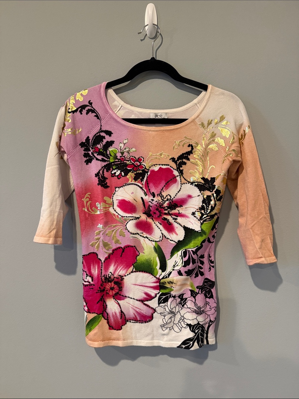Cache Floral Scoop Neck Women’s Top in Pink & Peach